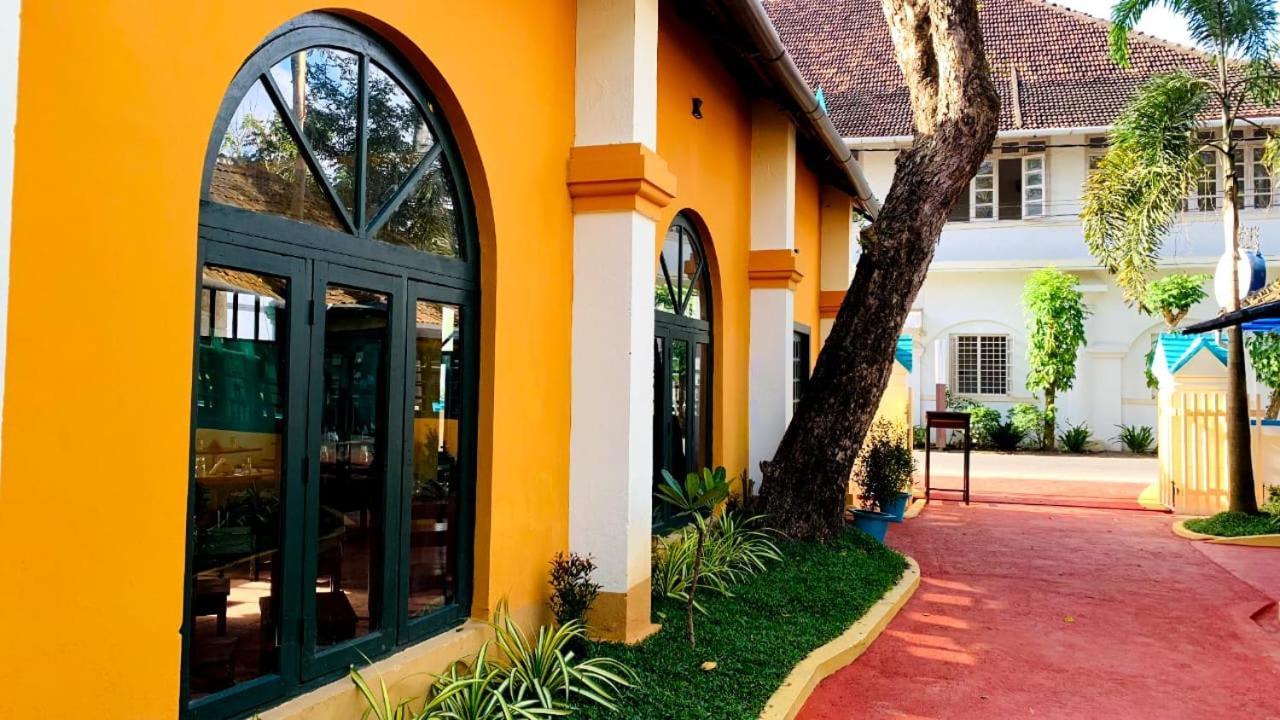 Bed and Breakfast Elphinstone Residency à Kochi Extérieur photo