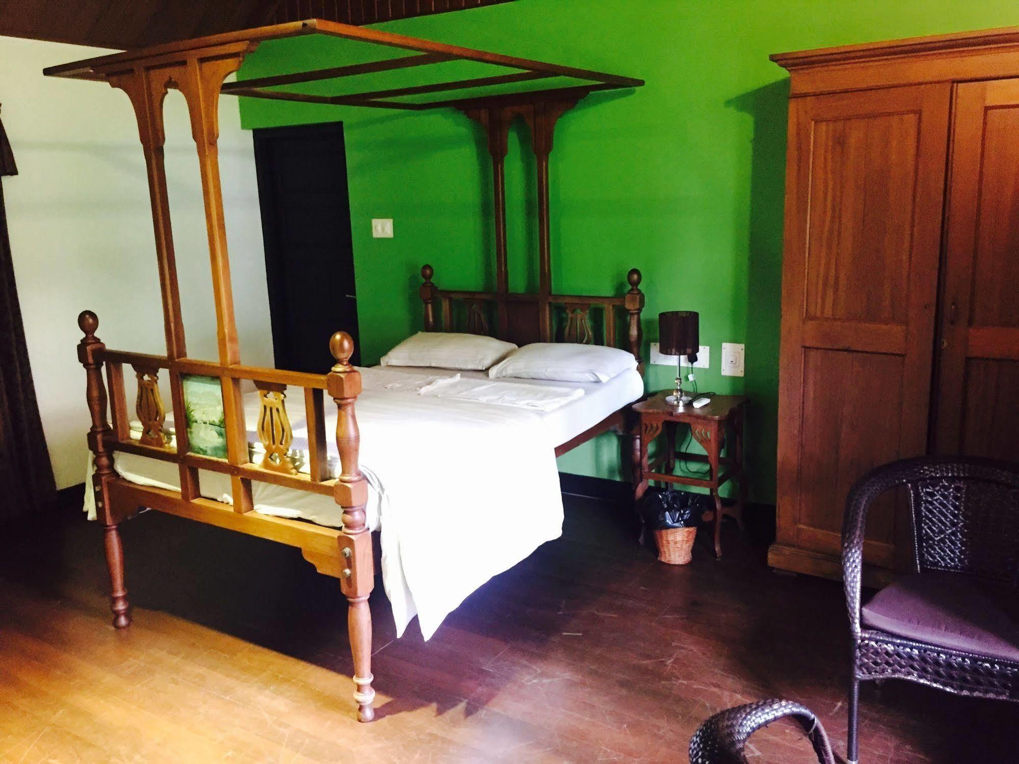 Bed and Breakfast Elphinstone Residency à Kochi Extérieur photo