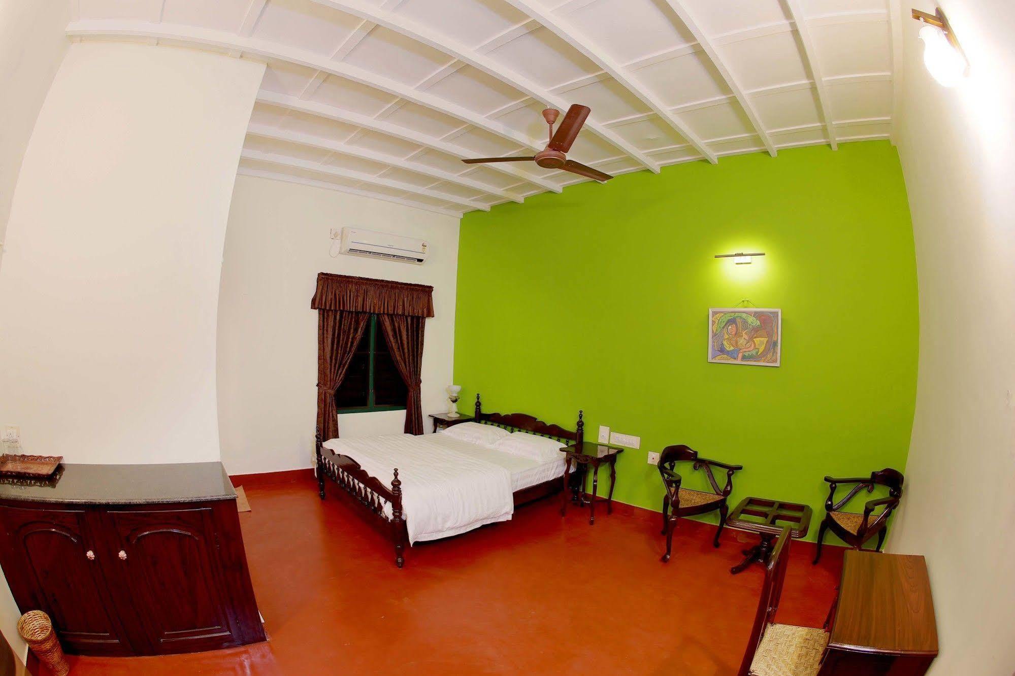 Bed and Breakfast Elphinstone Residency à Kochi Extérieur photo