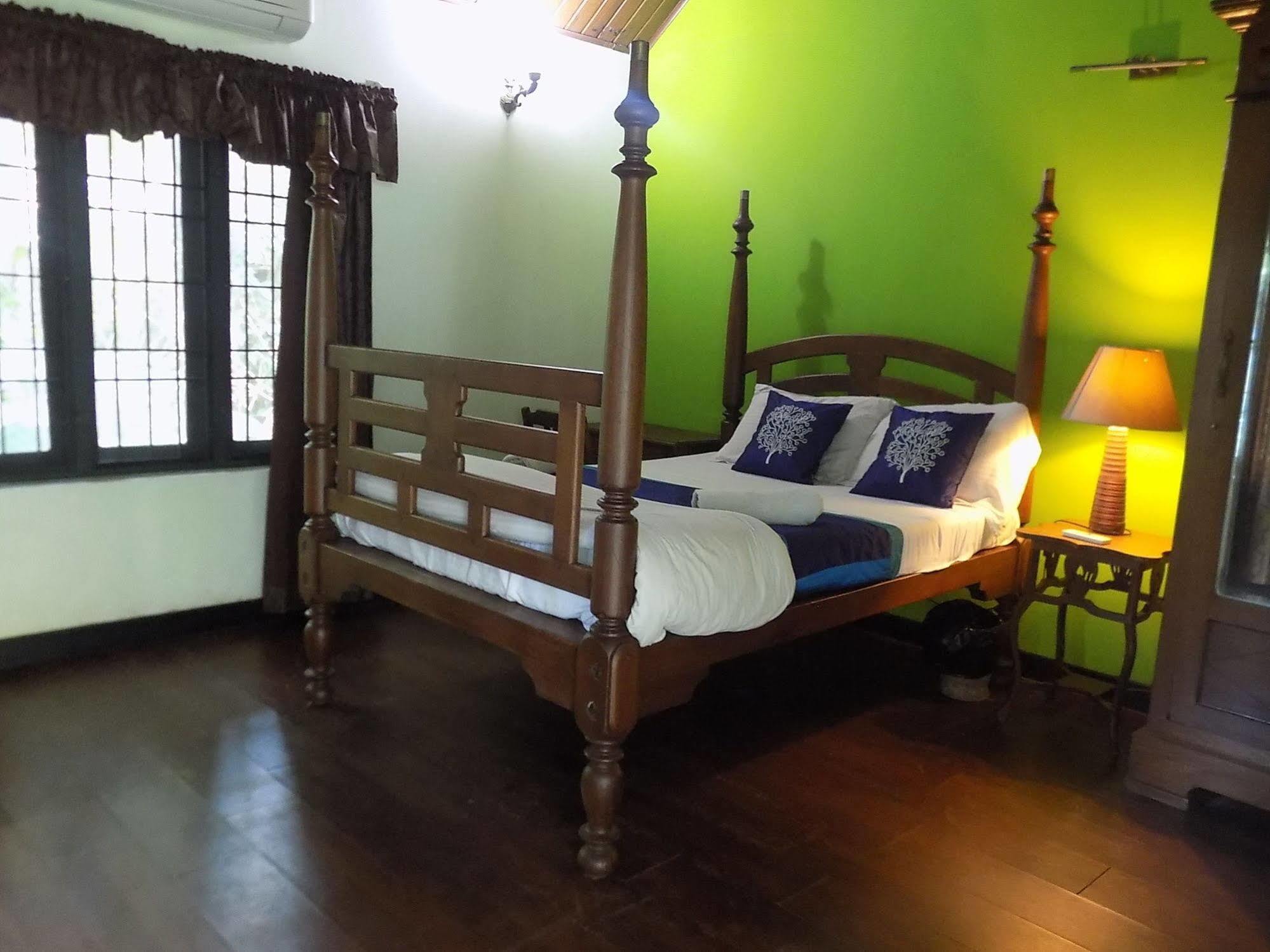 Bed and Breakfast Elphinstone Residency à Kochi Extérieur photo