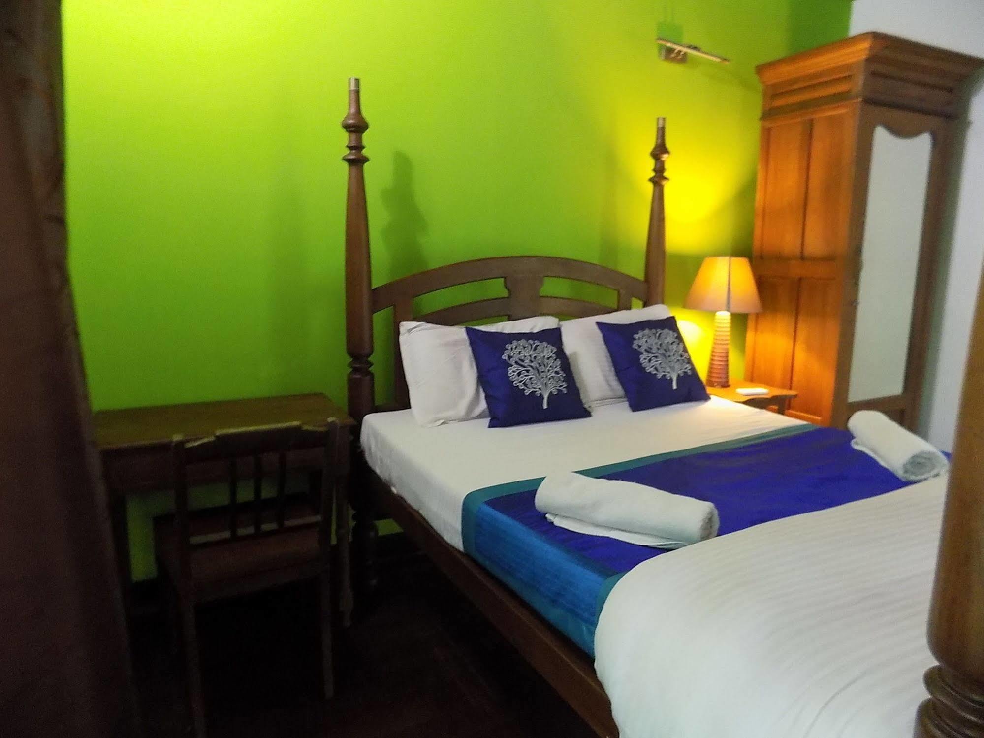 Bed and Breakfast Elphinstone Residency à Kochi Extérieur photo