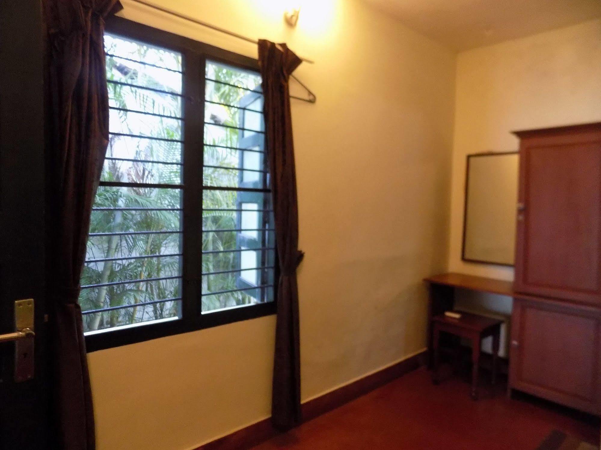 Bed and Breakfast Elphinstone Residency à Kochi Extérieur photo